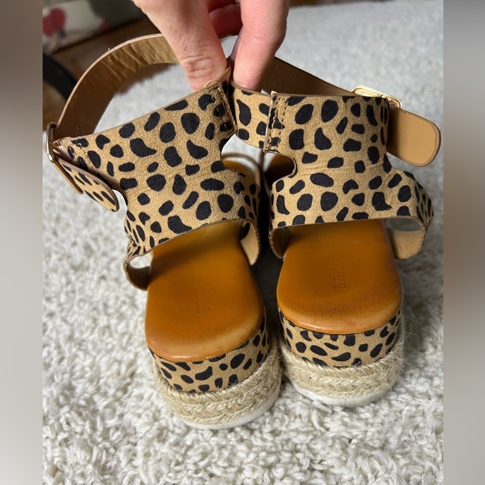 Women’s Size 8 Bamboo Leopard Print Platform Sandals - Picture 4 of 10